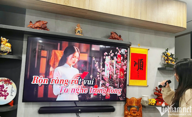 Đau đầu, nhức óc vì tiếng ồn karaoke ngày Tết